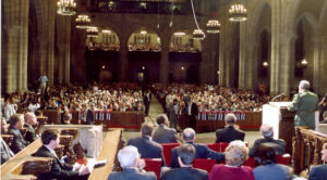 Fidel pronuncia discurso en la iglesia Riverside de Harlem, en Manhattan, Nueva York, durante un acto de solidaridad con Cuba, el 8 de septiembre de 2000. Foto: Sitio Fidel Soldado de las Ideas.