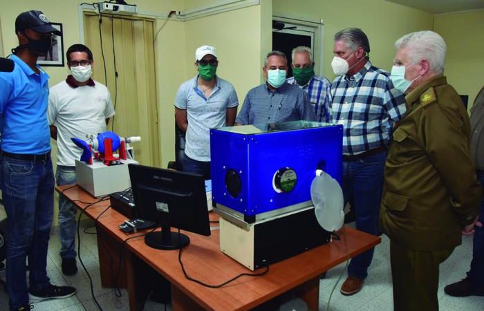 Reconoce Díaz-Canel aporte trascendental de la ciencia cubana en la batalla frente a la COVID-19