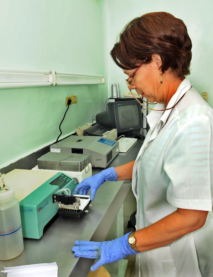 Nuevo sistema cubano de diagnóstico de la COVID-19 permitirá ampliar estudios en la población