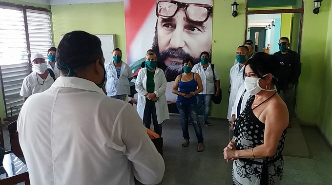 Condecoran a colectivos laborales en Las Tunas por su apoyo al enfrentamiento contra la pandemia