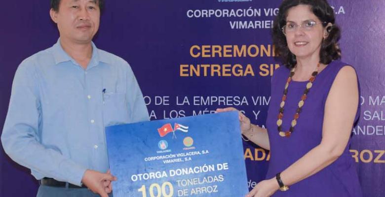 Vietnam dona arroz para personal sanitario cubano que combate la Covid-19