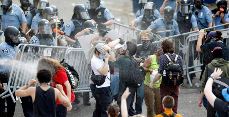 Protestas y saqueos en Minneapolis por la muerte de un afroamericano a manos de la policía