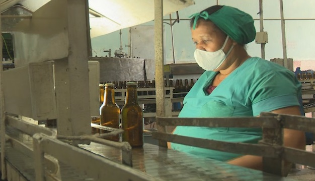 Consolida sus producciones Fábrica de Refresco, Ron y Vino de Las Tunas