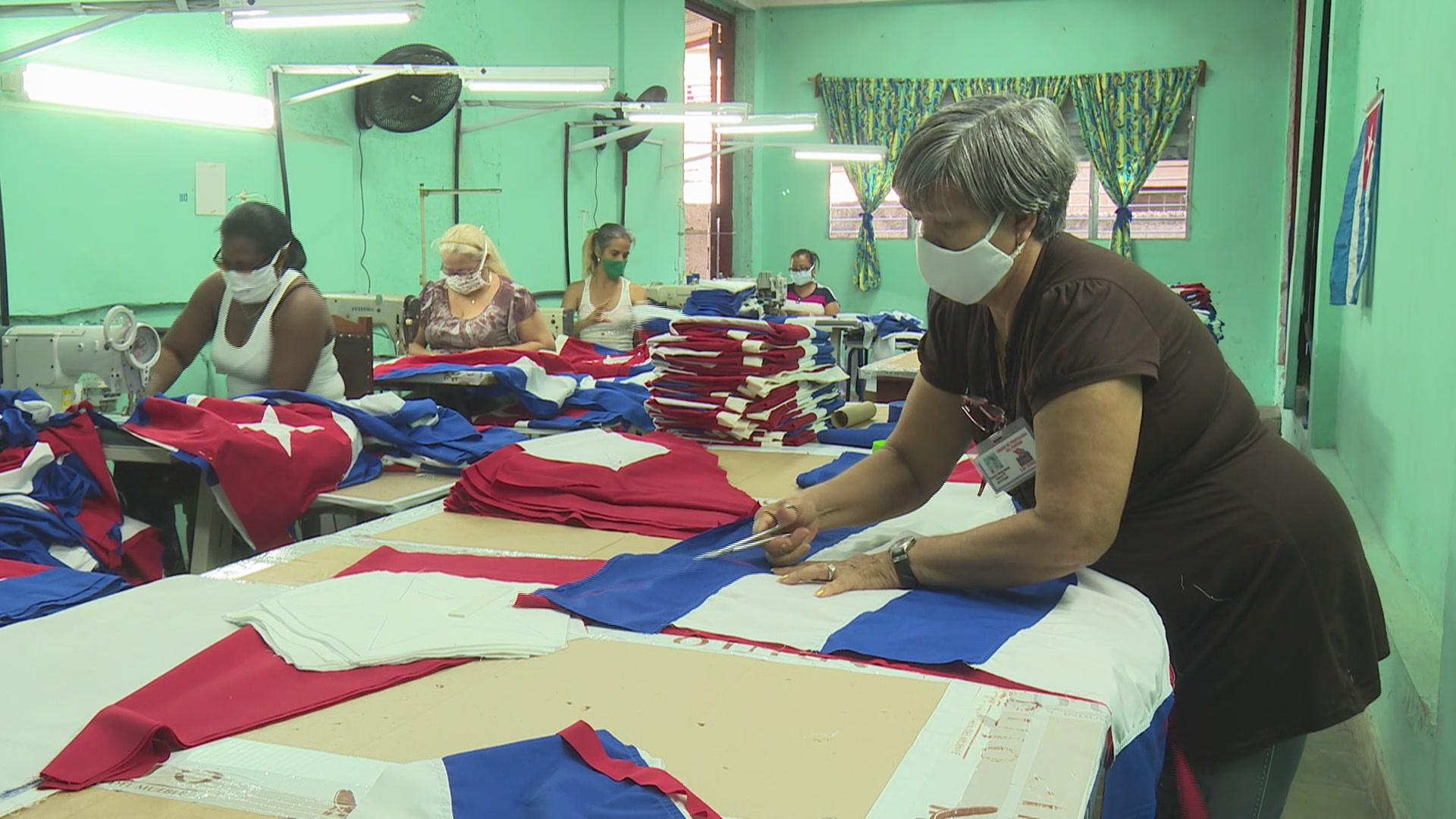 Inicia Las Tunas comercialización de banderas cubanas para personas naturales y jurídicas