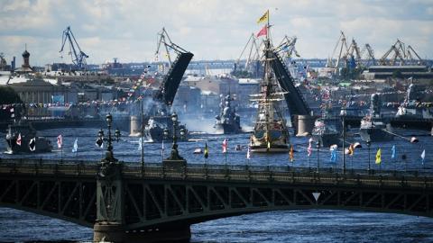 Putin declara que la Armada rusa recibirá armas hipersónicas sin parangón en el mundo