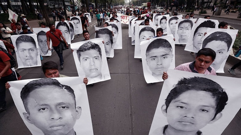 El derrumbe de "la verdad histórica": Identifican restos de uno de los 43 estudiantes desaparecidos de Ayotzinapa