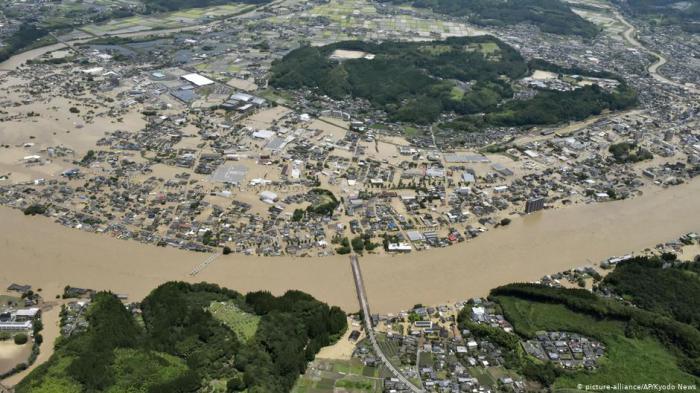 Lluvias torrenciales dejan muertos y desaparecidos en Japón