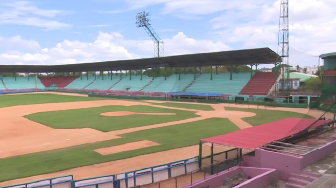 Anuncia Director Provincial de deportes capacidad del público en el Estadio Julio Antonio Mella
