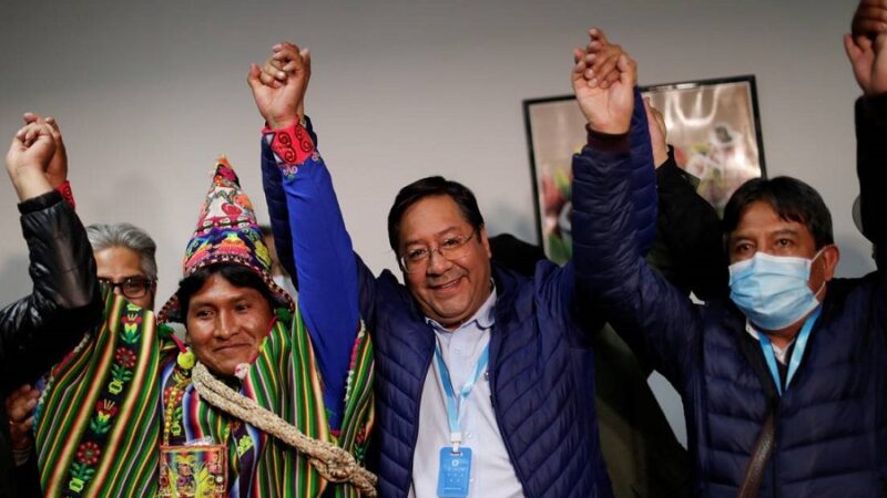Los resultados definitivos dan la victoria a Luis Arce con 55,1 % de los votos: el largo periplo para que Bolivia recuperara la democracia