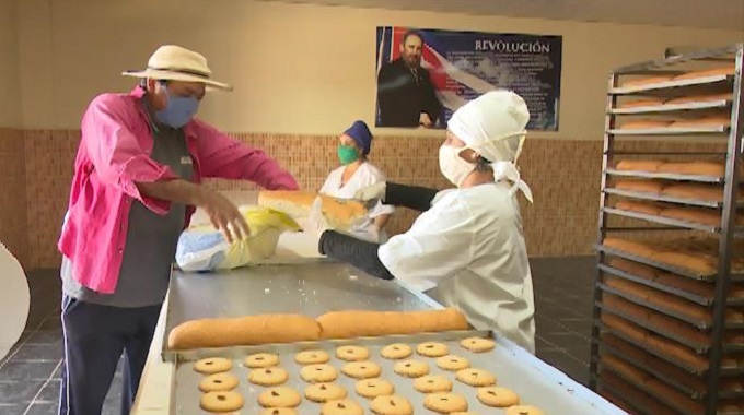 Disponibilidad de materias primas garantiza producción del pan en Las Tunas