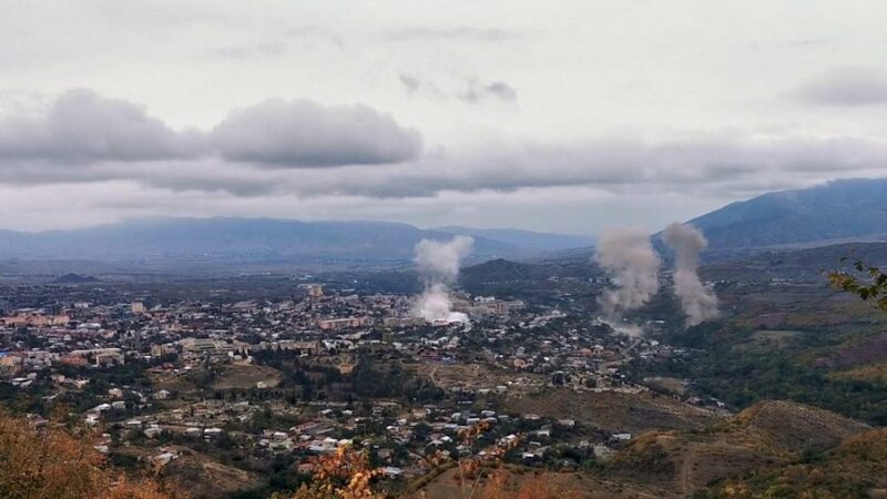 Armenia y Azerbaiyán acuerdan un alto de fuego tras 12 días de hostilidades en Nagorno Karabaj