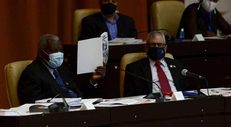 Diputados cubanos aprueban Ley de organización y funcionamiento del Consejo de Ministros