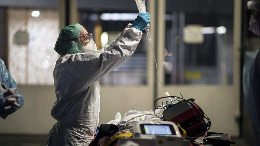 El jefe de la OMS para Europa sobre la pandemia: «Hay una luz al final del túnel, pero serán seis meses difíciles»