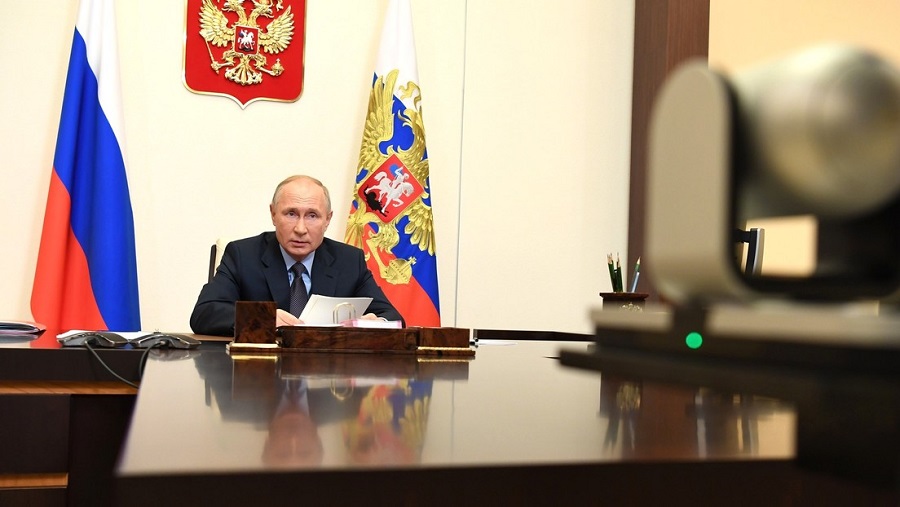 Putin en la cumbre BRICS: «Es crucial unir los esfuerzos para la producción masiva de vacunas contra el coronavirus»