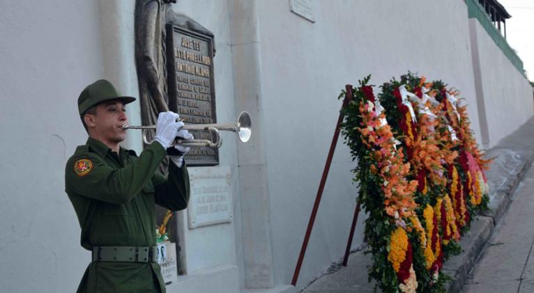 Homenaje a los caídos en el levantamiento armado del 30 noviembre