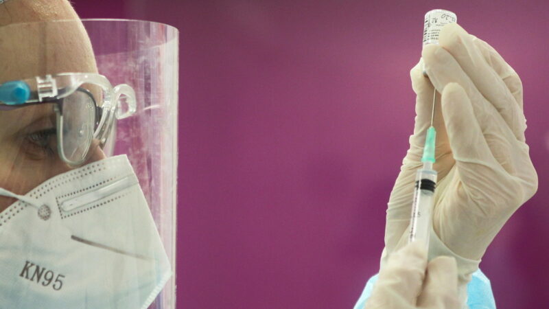 Uno de los creadores de la vacuna de BioNTech y Pfizer: "El virus estará con nosotros durante los próximos 10 años"