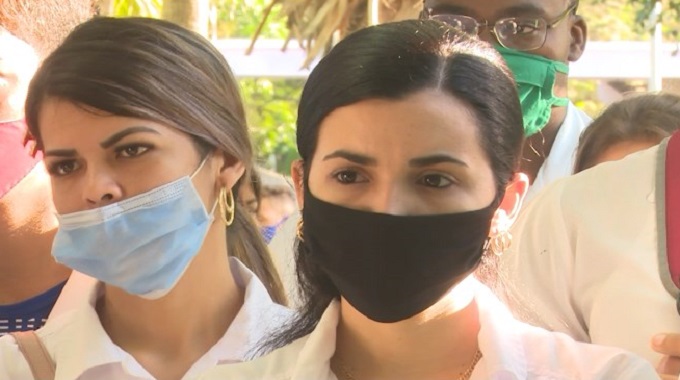 Trabajadores y estudiantes del hospital Guevara de rechazan maniobras injerencistas contra Cuba