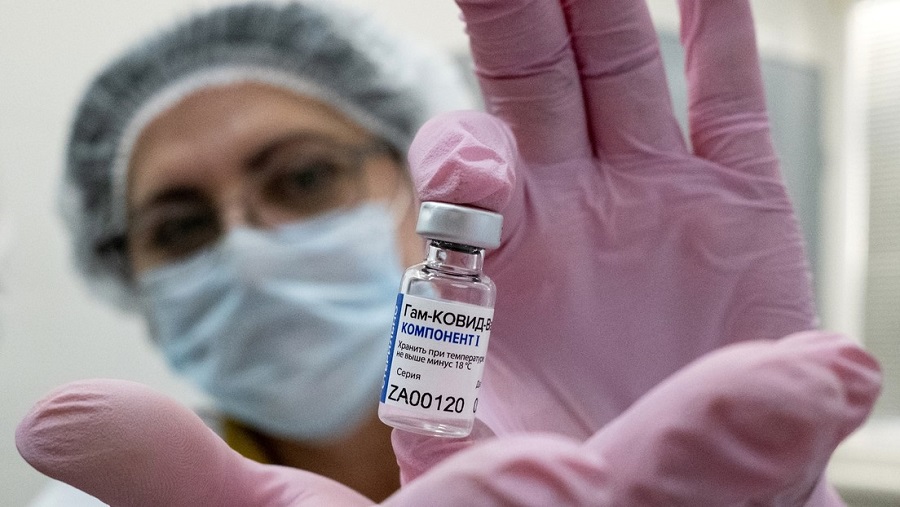 Cosmonautas rusos se pondrán la vacuna Sputnik V contra el coronavirus
