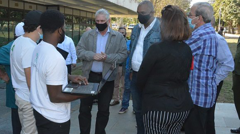 Cuba confía en sus universitarios para salir adelante (+Fotos)