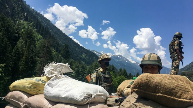 La India aumenta su presencia militar en la frontera en disputa con China