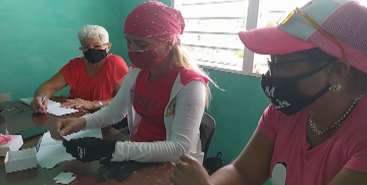 Apoyan mujeres tuneras al equipo de Los Leñadores