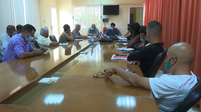Intercambian autoridades de Las Tunas con trabajadores sobre implementación de la Tarea Ordenamiento