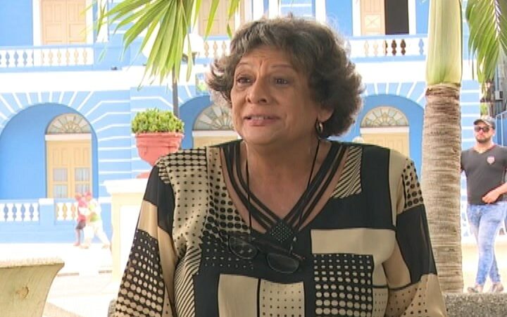 Esa mujer es una isla: Ángela Lucrecia