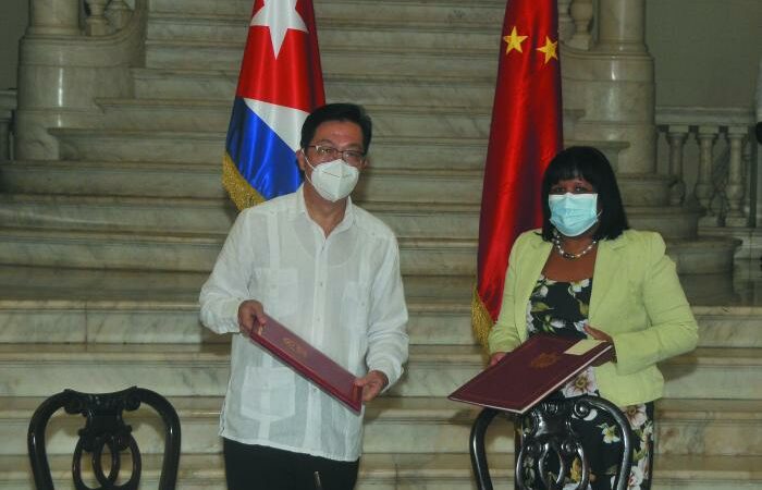 Cuba y China firman acuerdo para la exención mutua de visado