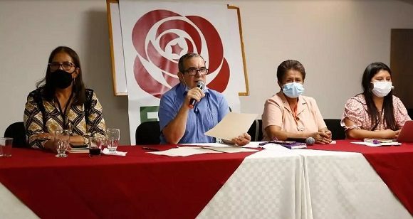 FARC cambia su nombre y aprueba nueva plataforma política