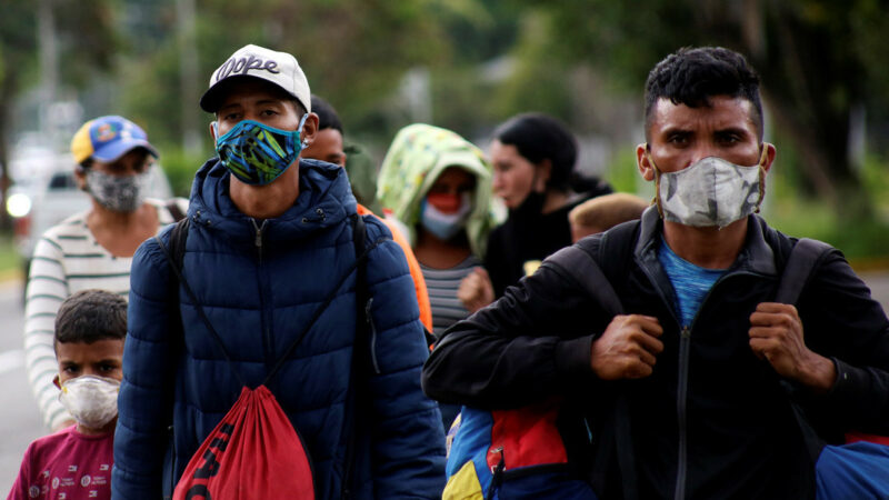 ¿Atender la «crisis humanitaria» o «atacar con fuerza a Maduro»? Lo que esconden las medidas de EE.UU. y Colombia para los migrantes venezolanos