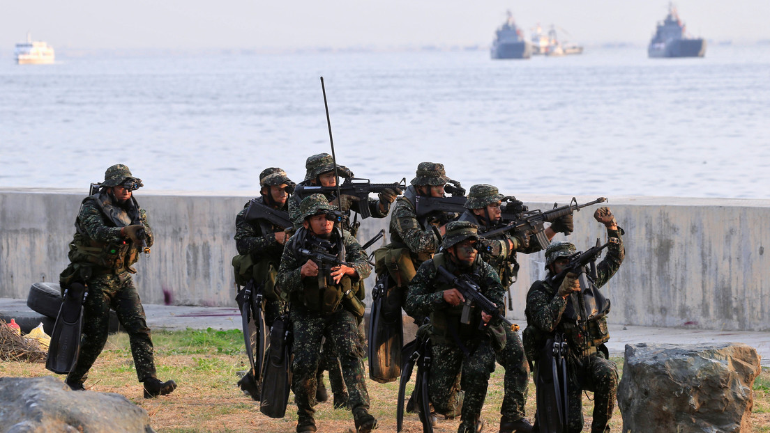 Filipinas acusa a Pekín de «militarizar» el mar de la China Meridional con la presencia «provocadora» de 220 buques de guerra