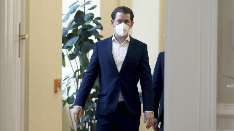 El desigual reparto de vacunas contra el coronavirus amenaza con una división en la UE, advierte el canciller de Austria