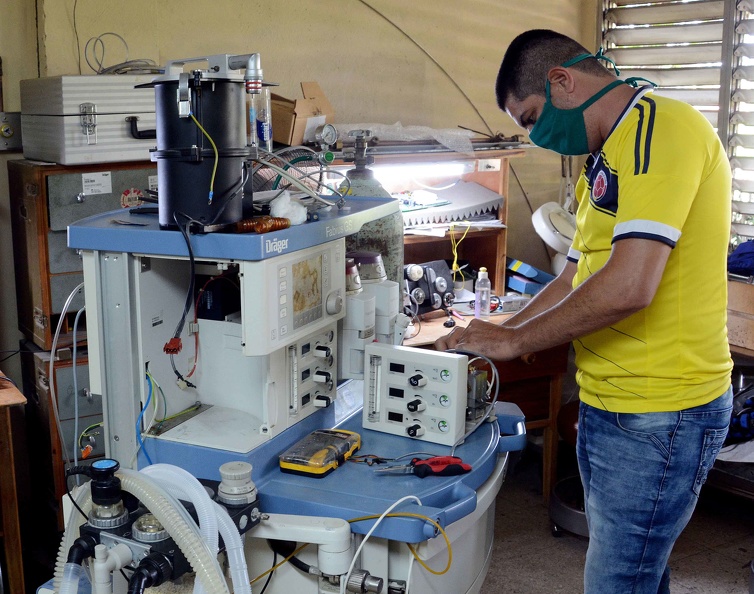 Bloqueo norteamericano afecta electromedicina cubana (+Fotos)