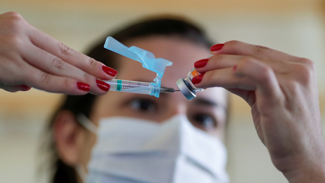 El canciller chino señala a los responsables de la carencia de vacunas anticovid en el mundo