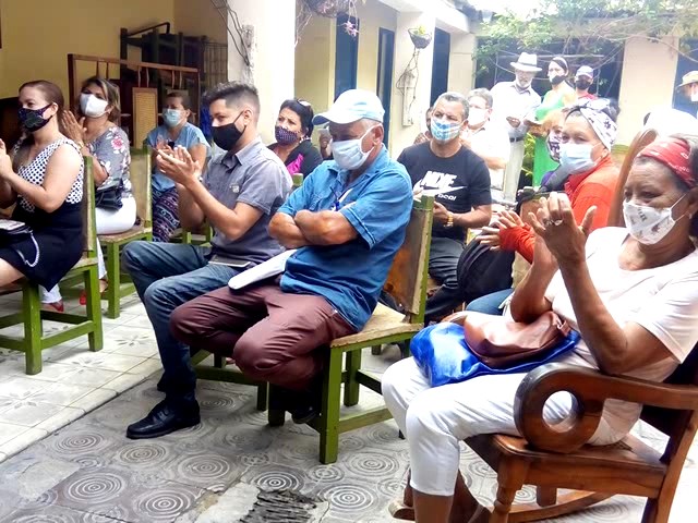 Celebran aniversario 25 de Caféconverso en la Casa Iberoamericana de la Décima