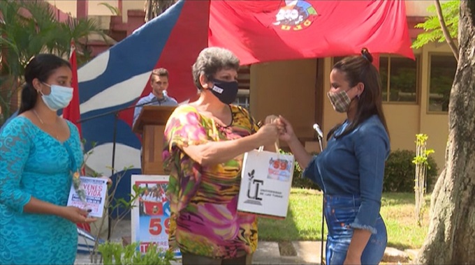 Reconocen en Las Tunas a jóvenes destacados en la actividad científica