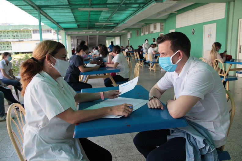 Los jóvenes de las Ciencias Médicas y Abdala: sentirse útiles, acompañar