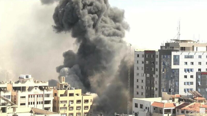 VIDEO: Un ataque aéreo israelí derriba un edificio en Gaza con oficinas de AP y Al Jazeera