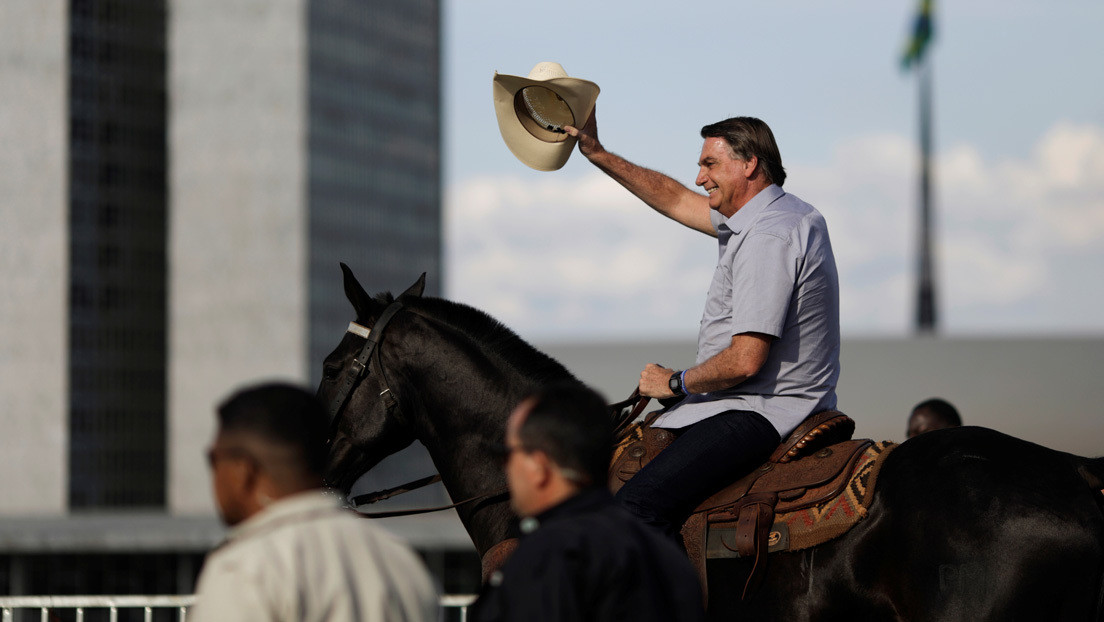 Bolsonaro llama «idiotas» a los que se quedan en casa para protegerse del covid-19 mientras avanza la comisión de investigación por su gestión