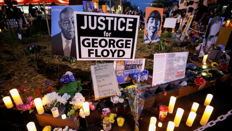 VIDEO: Vigilia nocturna en homenaje a George Floyd en Mineápolis