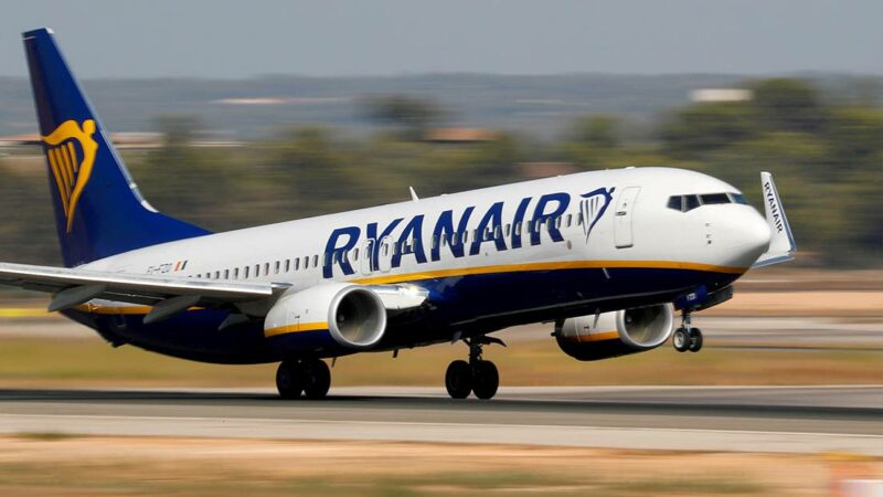 Lukashenko afirma que "actuó legalmente" en el incidente del avión de Ryanair y que el aviso de bomba llegó desde Suiza