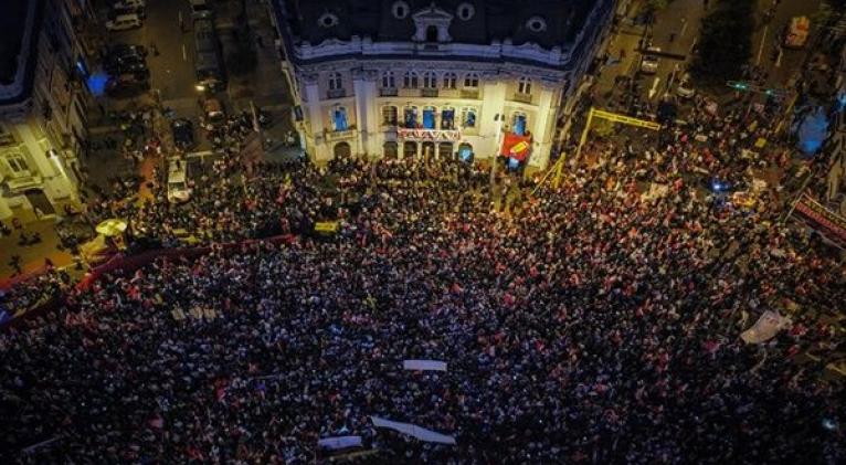 Perú cumple una semana sin saber quien será nuevo presidente