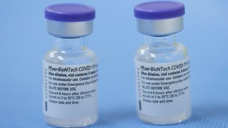 Israel reporta una disminución de la efectividad de la vacuna Pfizer en medio del aumento de casos de la variante Delta