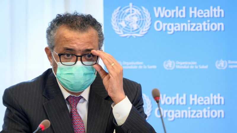 El director general de la OMS advierte que las nuevas cepas de covid-19 están "ganando la carrera debido al nacionalismo de las vacunas"