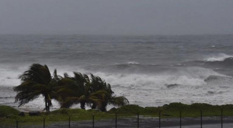 Huracán Elsa provoca varios daños en países del Caribe
