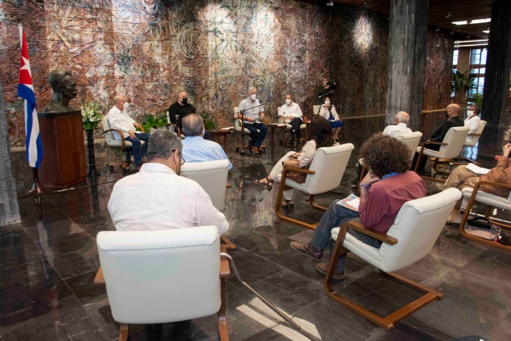 Intercambia Díaz-Canel con miembros del Consejo de Iglesias y líderes ecuménicos