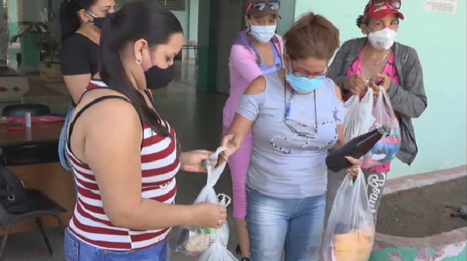 Federadas puertopadrenses entregan donativos a pacientes que padecen de la Covid_19
