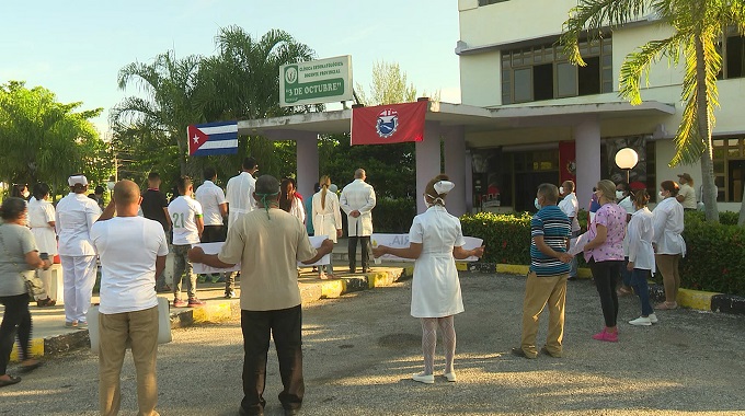 Reconocen en #LasTunas a colectivos y centros laborales que funcionan como vacunatorios