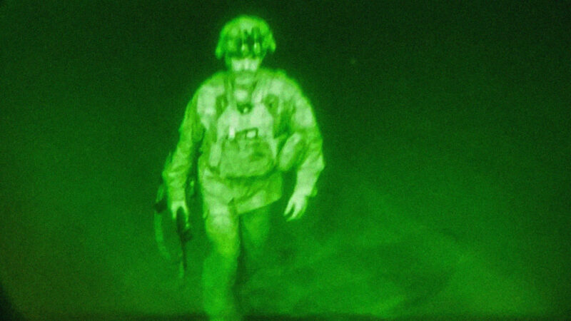 FOTO: Este es el último soldado estadounidense en abandonar Afganistán