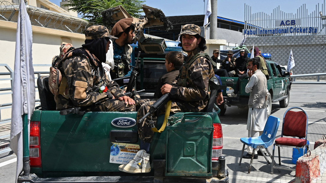 Los talibanes anuncian al nuevo gobierno interino de Afganistán, que incluye a varios nombres por los que EE.UU. ofrece recompensa multimillonaria